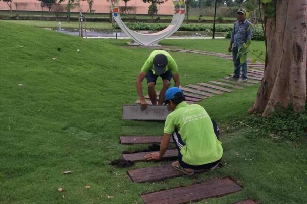 Lát Sân Vườn Với Gỗ Betong Tại Mộc Vy Anh